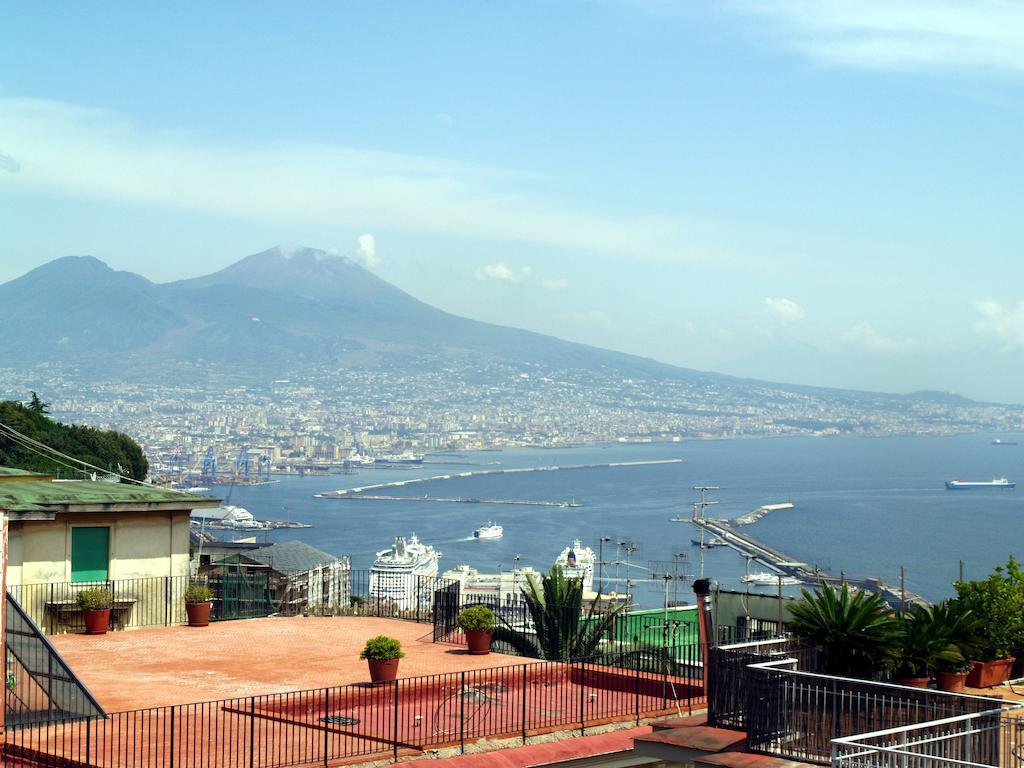 Una Terrazza Sul Golfo Неаполь Экстерьер фото