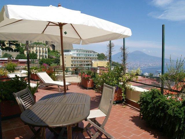 Una Terrazza Sul Golfo Неаполь Номер фото